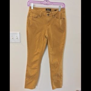 Mustard yellow skinny jean